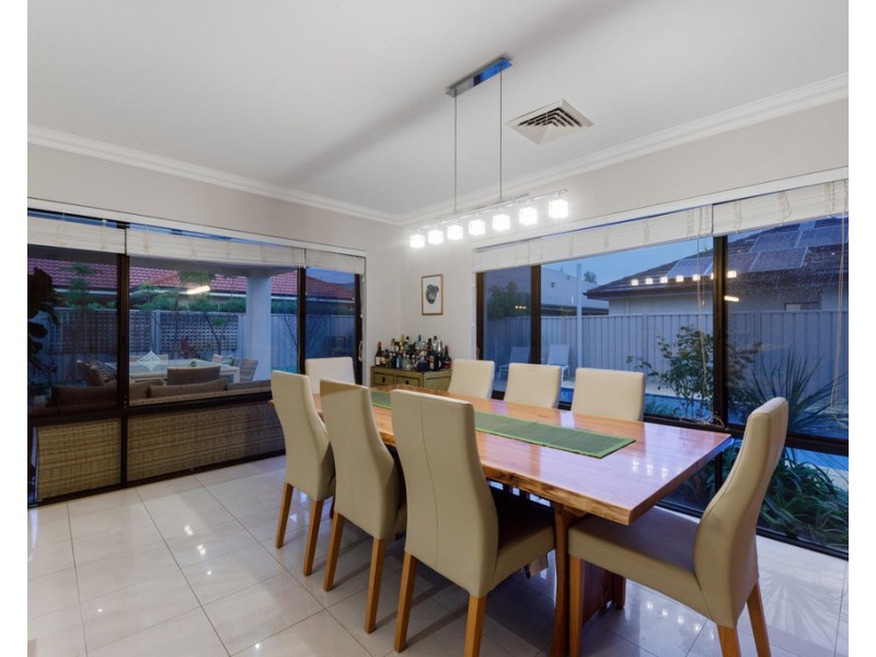 42 Carpenteria Drive, Stirling WA 6021