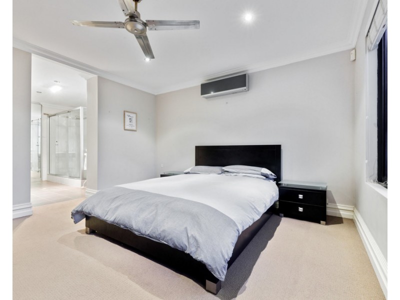 42 Carpenteria Drive, Stirling WA 6021