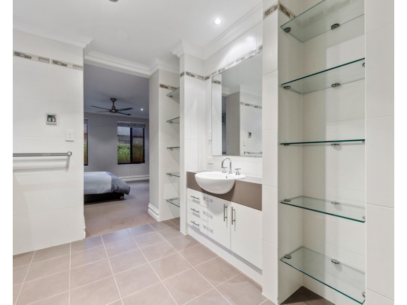 42 Carpenteria Drive, Stirling WA 6021