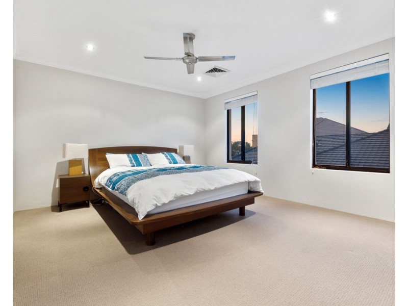 42 Carpenteria Drive, Stirling WA 6021