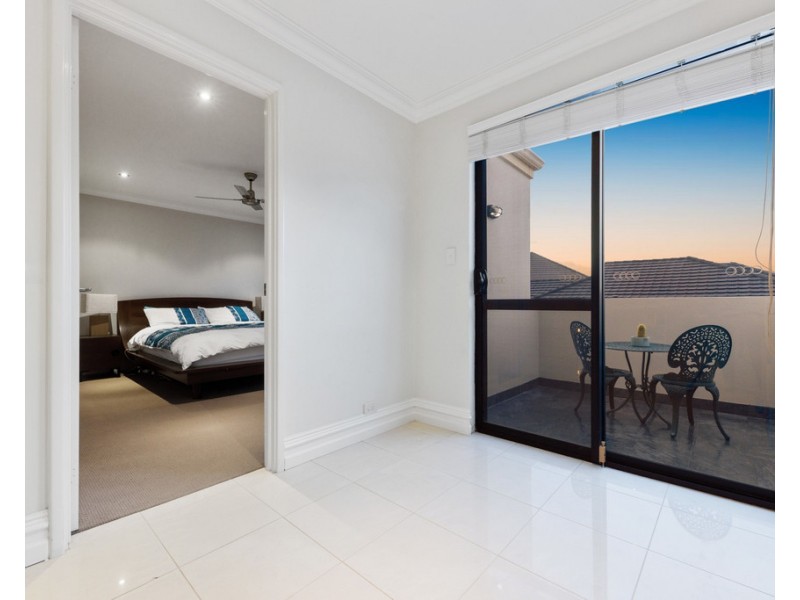 42 Carpenteria Drive, Stirling WA 6021