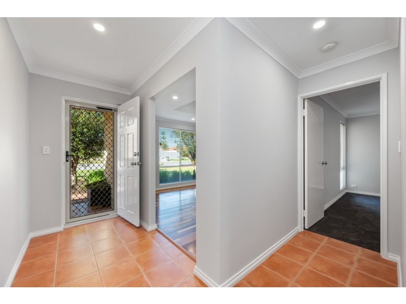 31 Oakdene Drive, Madeley WA 6065