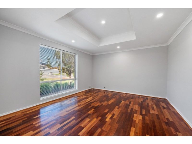 31 Oakdene Drive, Madeley WA 6065