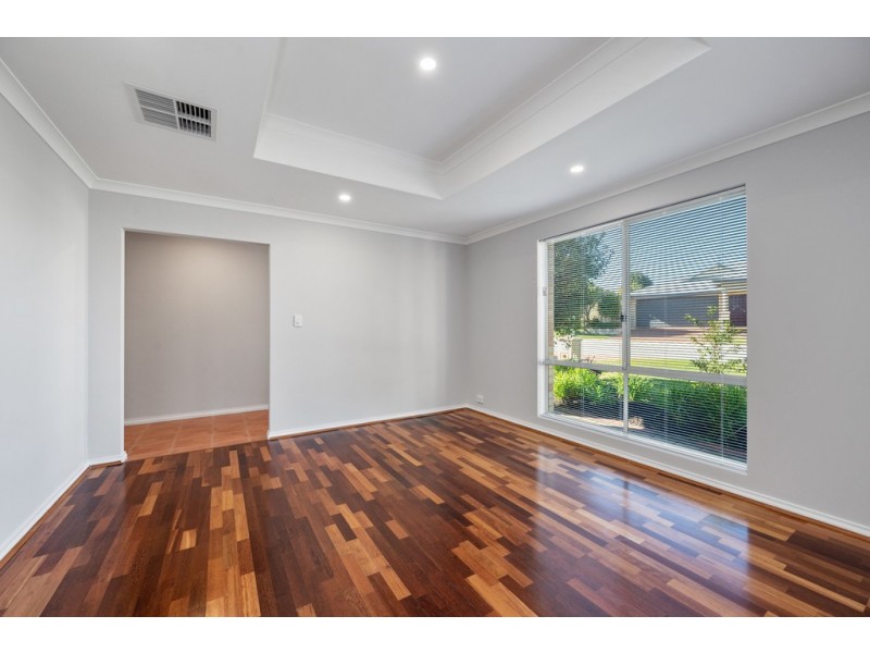 31 Oakdene Drive, Madeley WA 6065