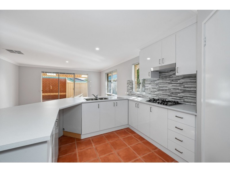 31 Oakdene Drive, Madeley WA 6065