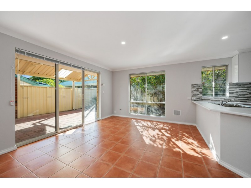 31 Oakdene Drive, Madeley WA 6065