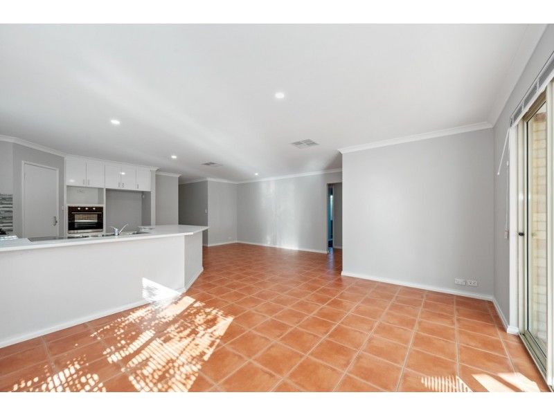 31 Oakdene Drive, Madeley WA 6065