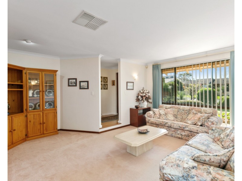 61 Hayfield Way, Duncraig WA 6023
