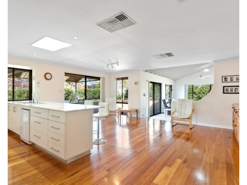 61 Hayfield Way, Duncraig WA 6023