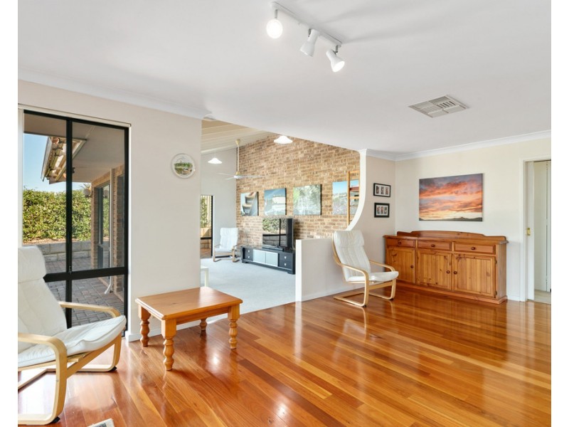 61 Hayfield Way, Duncraig WA 6023