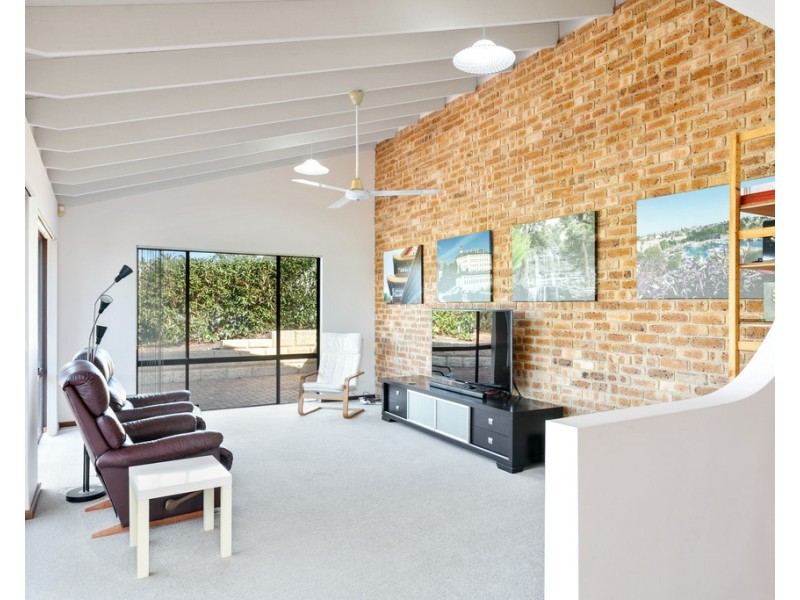 61 Hayfield Way, Duncraig WA 6023