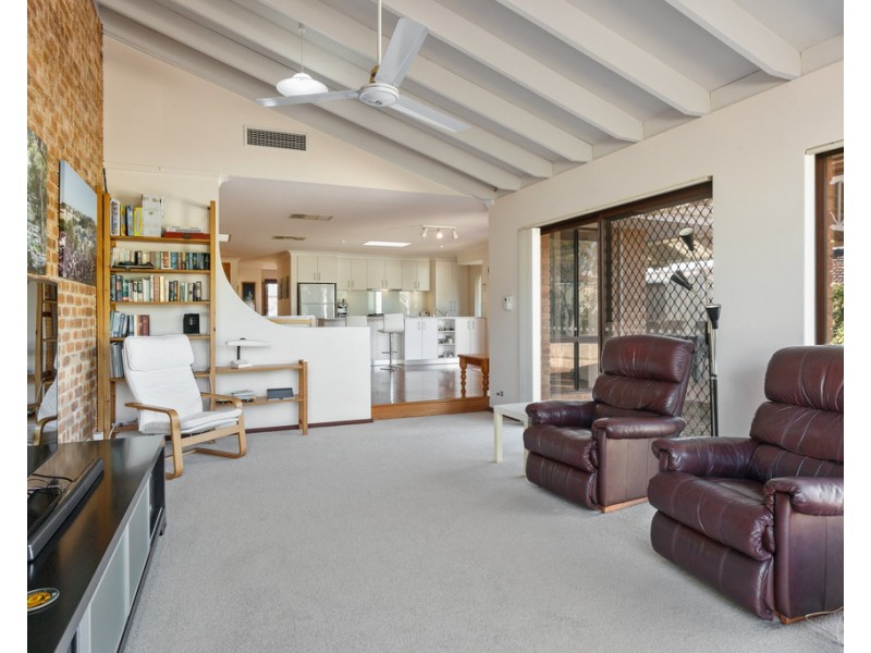 61 Hayfield Way, Duncraig WA 6023