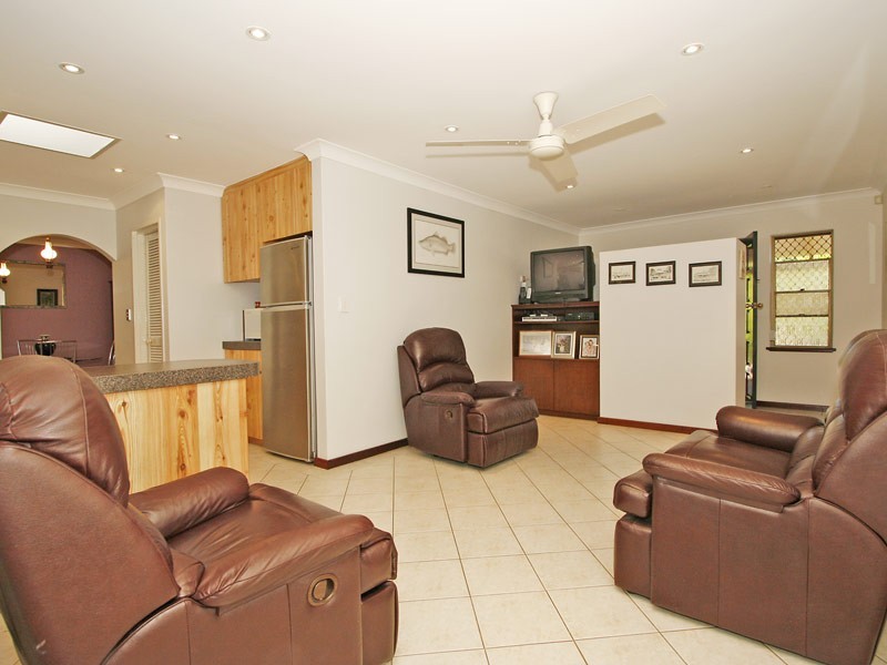 15 Anerley Street, Hamersley WA 6022