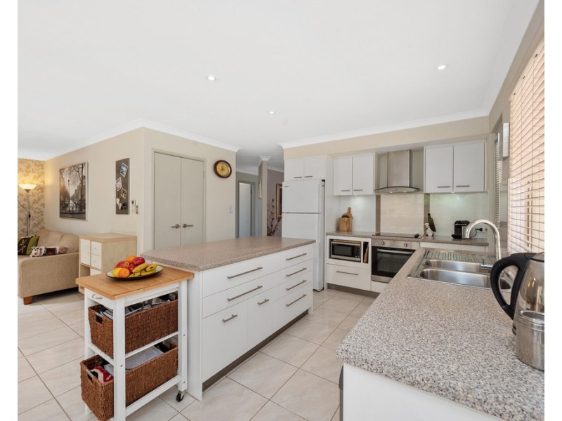 19 Darvel Close, Kinross WA 6028