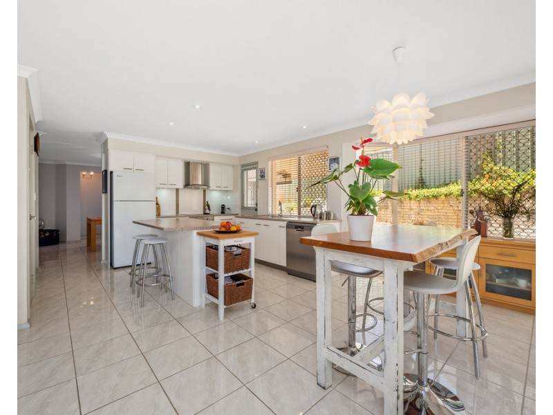 19 Darvel Close, Kinross WA 6028