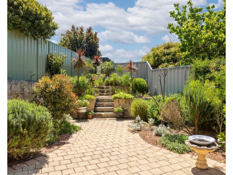 19 Darvel Close, Kinross WA 6028