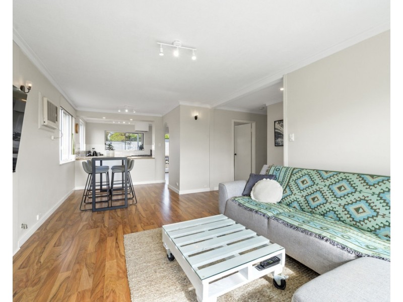 61 Bridgewater Drive, Kallaroo WA 6025