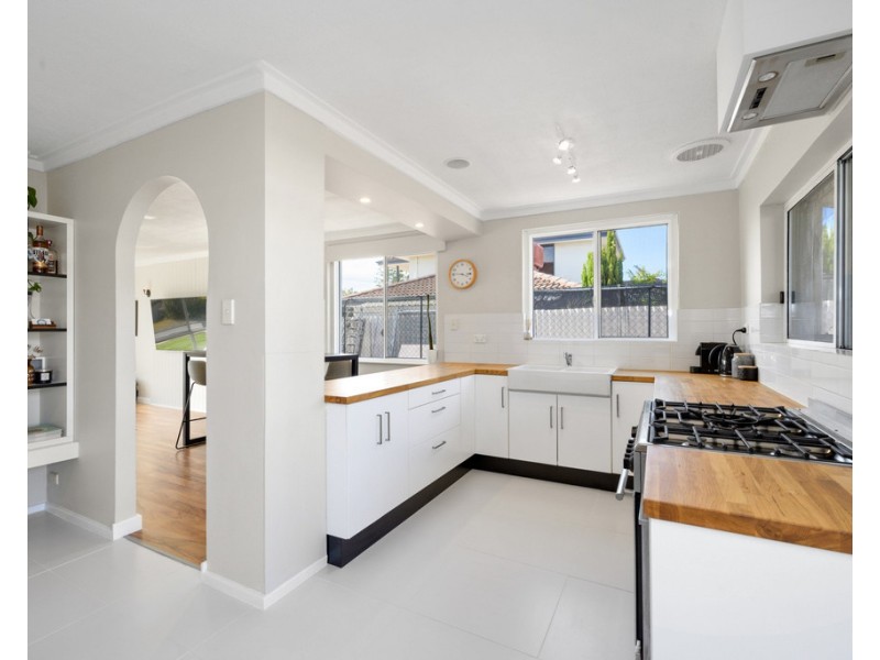 61 Bridgewater Drive, Kallaroo WA 6025