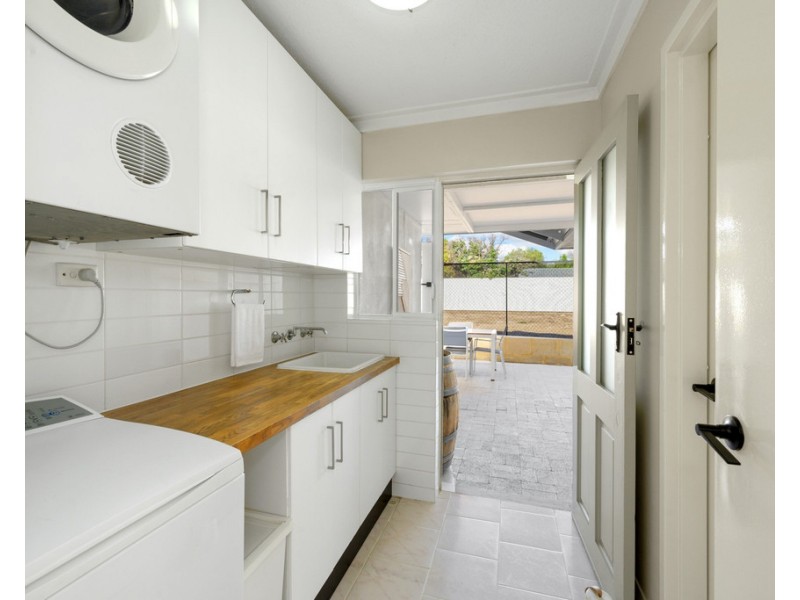 61 Bridgewater Drive, Kallaroo WA 6025