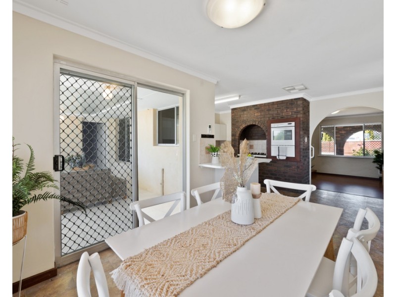 138 Bridgewater Drive, Kallaroo WA 6025