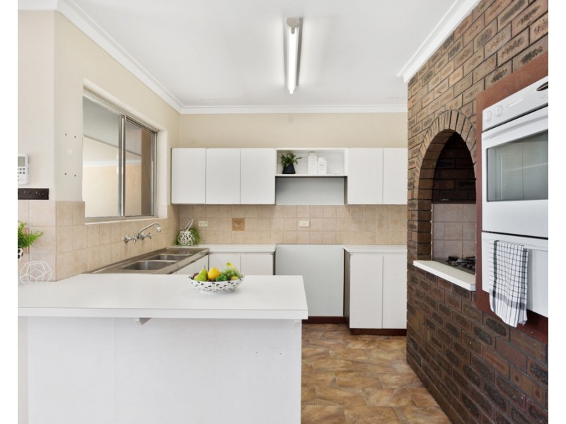 138 Bridgewater Drive, Kallaroo WA 6025