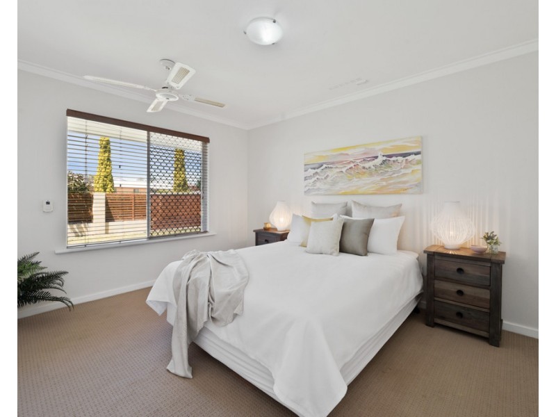 138 Bridgewater Drive, Kallaroo WA 6025