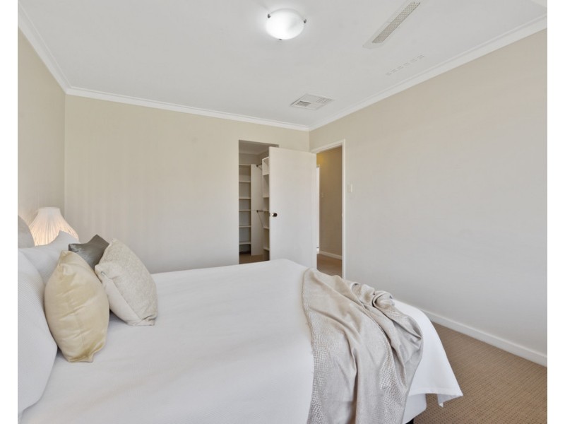 138 Bridgewater Drive, Kallaroo WA 6025