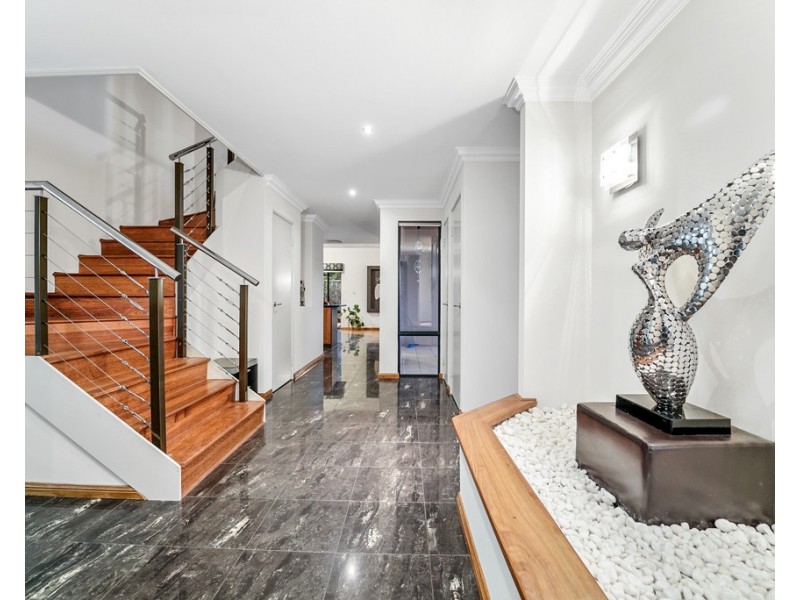 15 Como Way, Stirling WA 6021