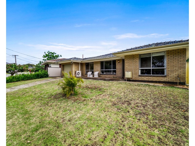 4 Coatelan Drive, Stirling WA 6021