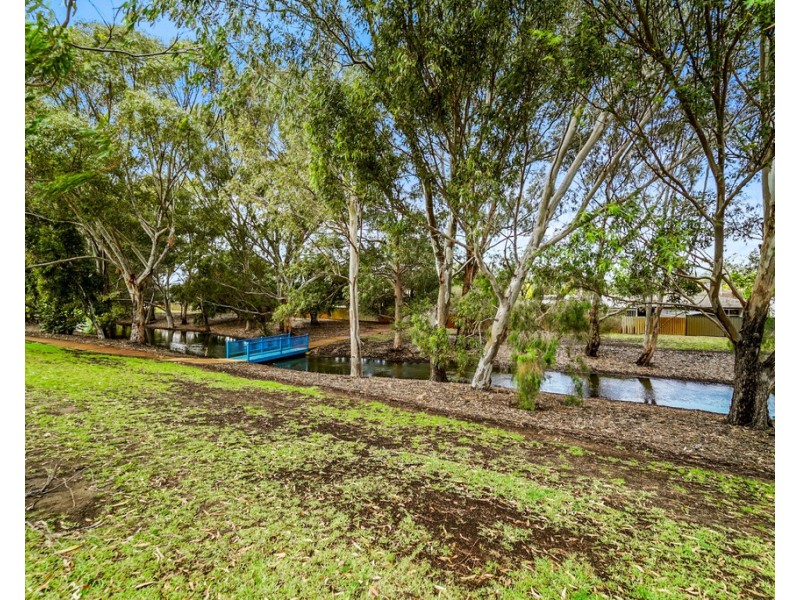 4 Coatelan Drive, Stirling WA 6021