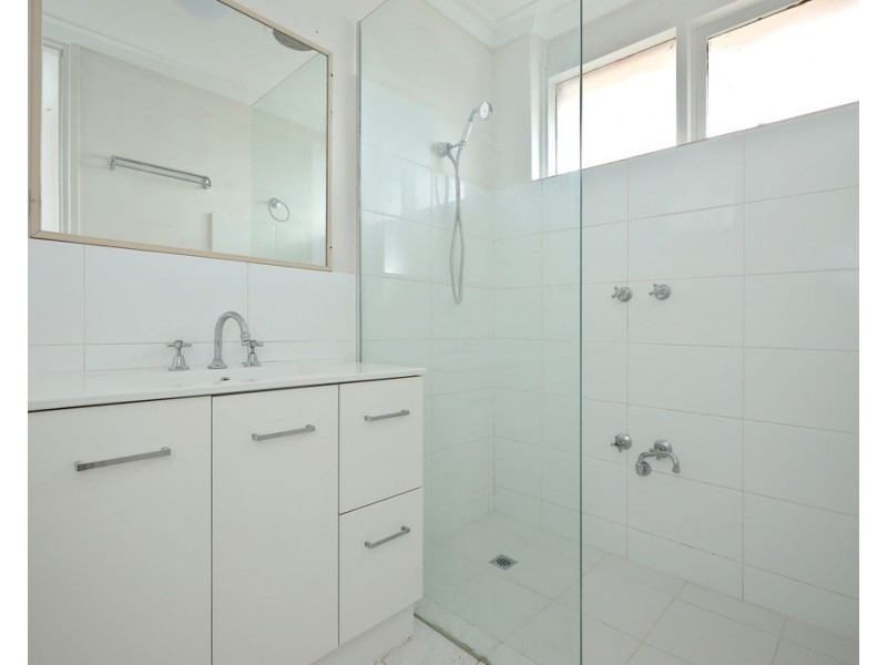 2 Mayflower Crescent, Craigie WA 6025