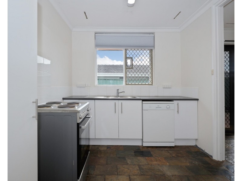2 Mayflower Crescent, Craigie WA 6025