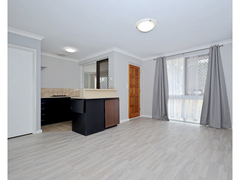 2 Mayflower Crescent, Craigie WA 6025