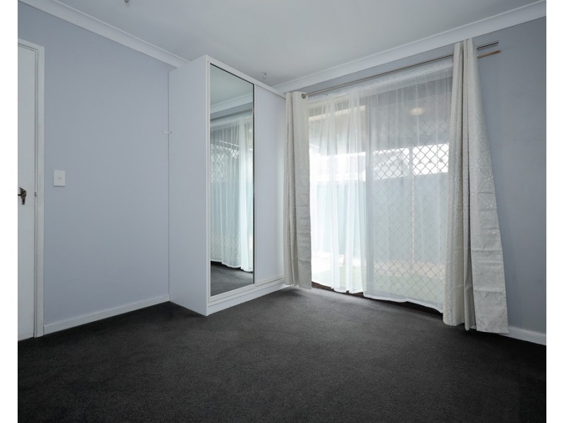 2 Mayflower Crescent, Craigie WA 6025