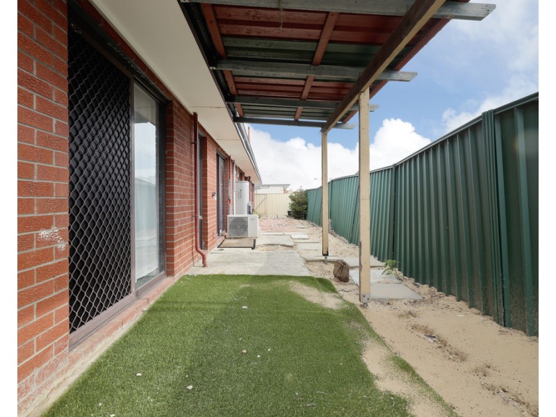 2 Mayflower Crescent, Craigie WA 6025