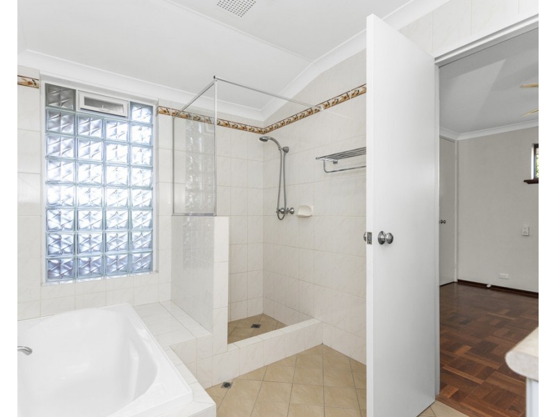 25 Maybud Road, Duncraig WA 6023