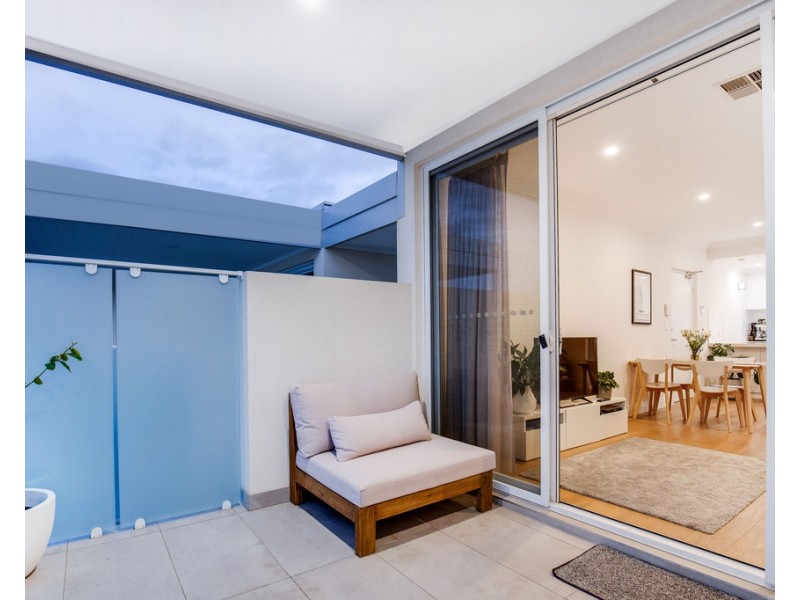 4/31 Connaught Street, West Leederville WA 6007