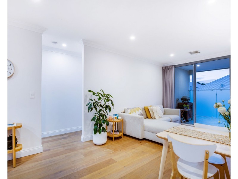 4/31 Connaught Street, West Leederville WA 6007