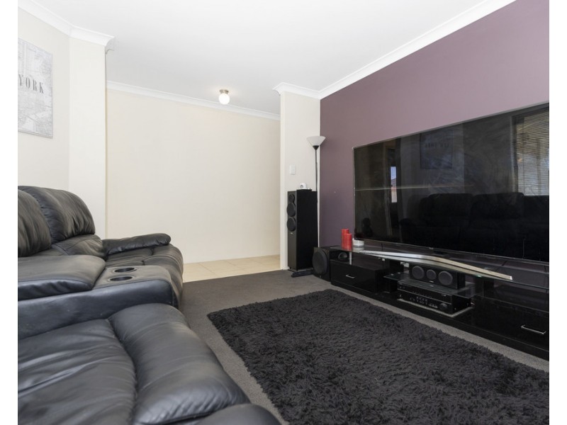 112 Hellfire Drive, Darch WA 6065