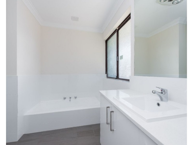 11 Wisteria Parade, Edgewater WA 6027