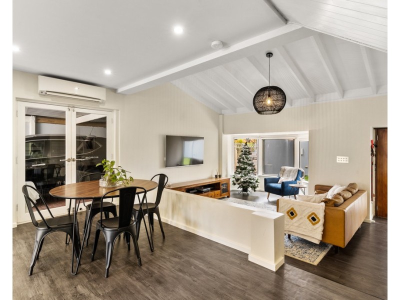 8 Benan Street, Kallaroo WA 6025