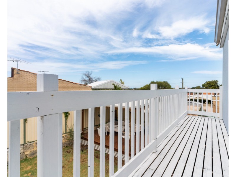 8 Benan Street, Kallaroo WA 6025