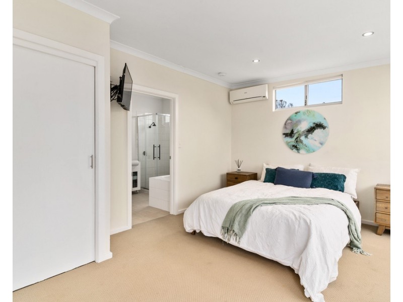 8 Benan Street, Kallaroo WA 6025