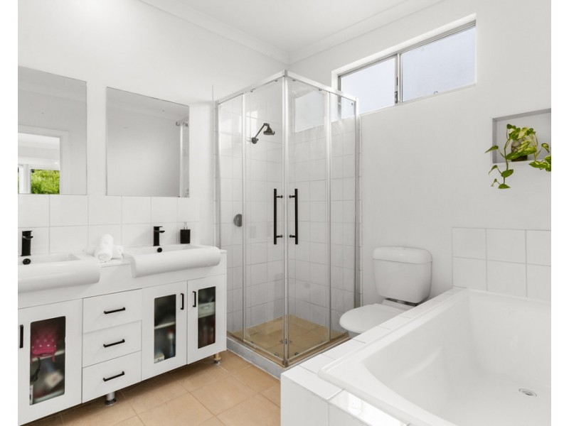 8 Benan Street, Kallaroo WA 6025