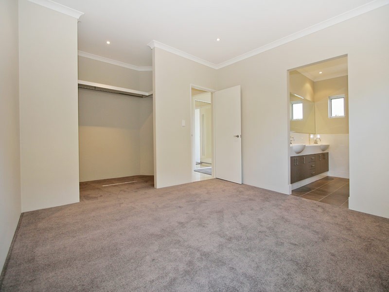 18 Leisure Way, Yanchep WA 6035