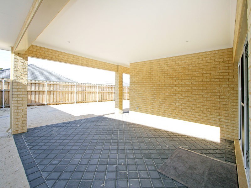 18 Leisure Way, Yanchep WA 6035