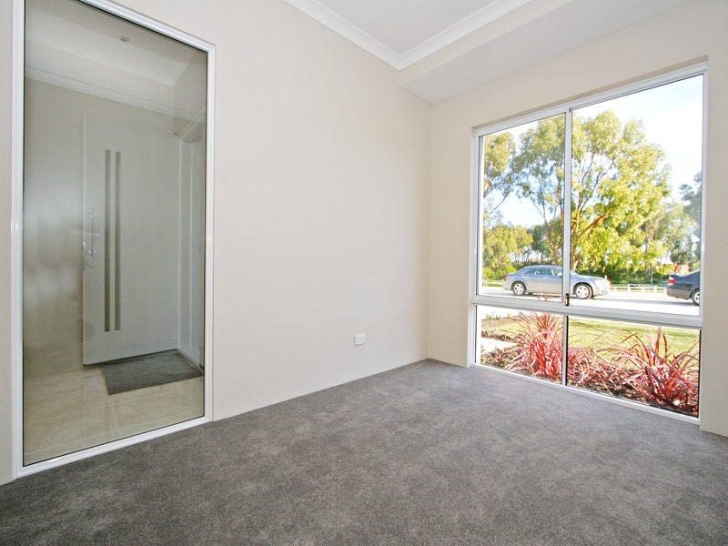 18 Leisure Way, Yanchep WA 6035
