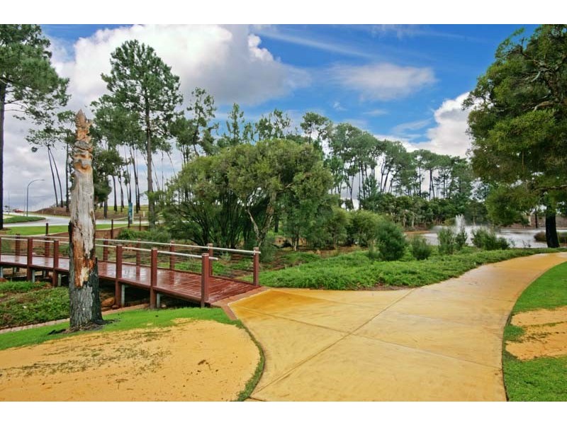 5 Mansfield Way, Piara Waters WA 6112