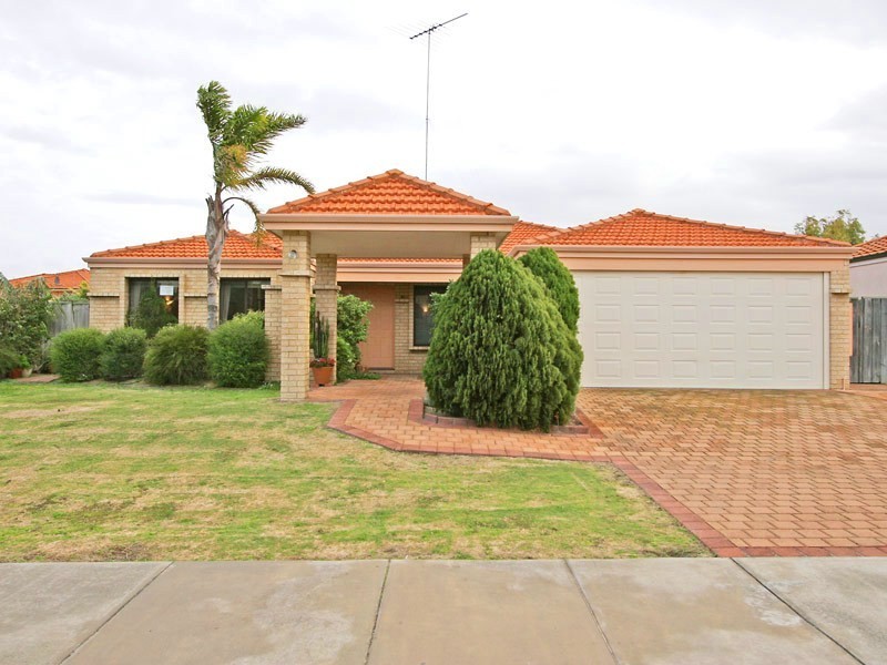 137 Flinders Ave, Hillarys WA 6025