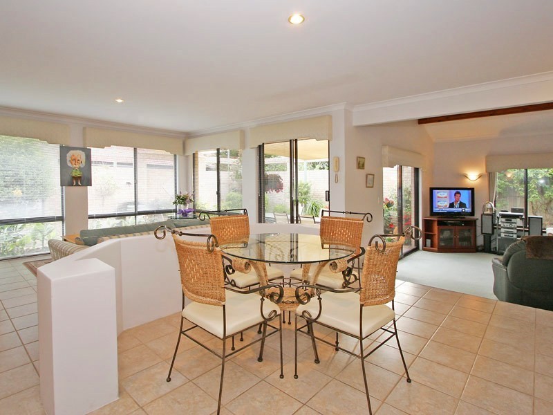 137 Flinders Ave, Hillarys WA 6025